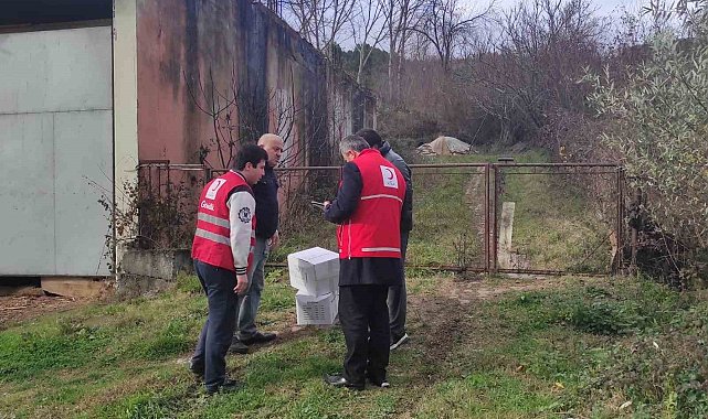Kızılay yardıma muhtaç kişilere yardım elini uzatmaya devam ediyor