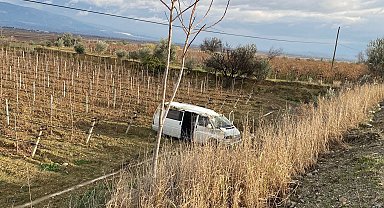 Kontrolden çıkan araç üzüm bağına uçtu