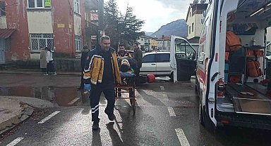 Konya'da elektrikli bisiklet ile otomobil çarpıştı: 1 yaralı