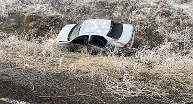 Konya'da sis ve buzlanma nedeniyle takla atan otomobildeki 6 kişi yaralandı