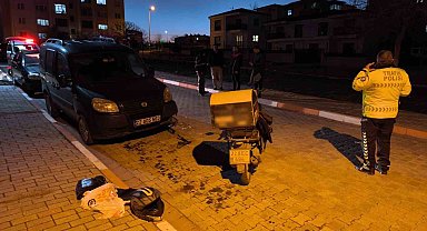 Köpekten kaçarken hafif ticari araca çarpan motosiklet sürücüsü yaralandı