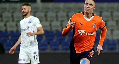 Krzysztof Piatek, bu sezon Süper Lig'de 12. golünü attı