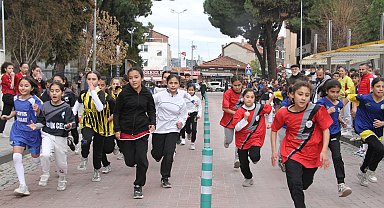 Kula'da Atatürk kır koşusu düzenlendi