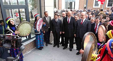 Kültür ve Turizm Bakan Yardımcısı Serdar Çam Halk Kütüphanesi açılışına katıldı