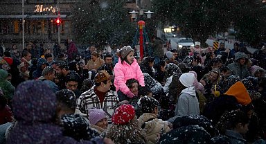 Kuşadası'na yeni yıl erken geldi
