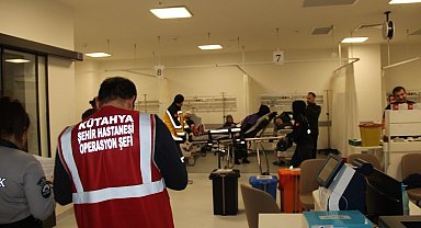 Kütahya Şehir Hastanesi'nde gerçeği aratmayan afet ve tahliye tatbikatı