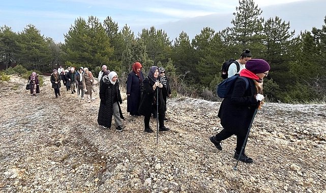 Kütahya'da 'Doğa yürüyüşü' etkinliği Hıdırlık'ta gerçekleşti