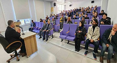 Kütahya'da, "Küresel Kültür Makinası" başlıklı söyleşi