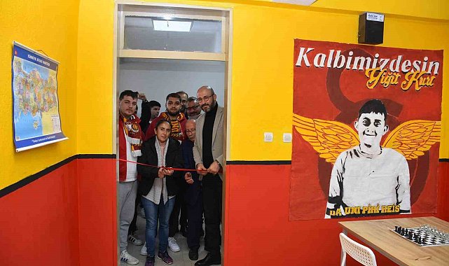 Kütüphane açılışında duygu dolu anlar yaşandı