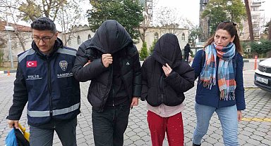 Mağazadan giyim eşyası çaldılar