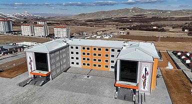 Malatya'da Guiness'e aday olan çiniler ilgi odağı oldu