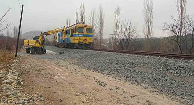 Malatya'da raylardan çıkan lokomotif paniğe neden oldu