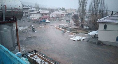 Malatya'da yüksek rakımlı bölgelerde kar yağışı etkili oldu