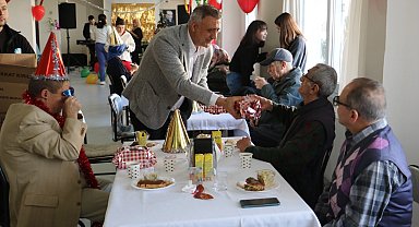 Manisa değerli büyüklerini unutmadı