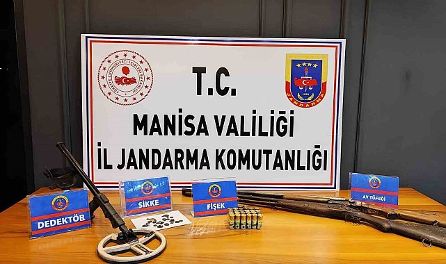 Manisa'da Doğu Roma dönemine ait 23 sikke ele geçirildi