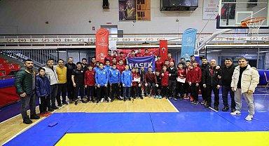 Manisa'da yapılan Okul Sporları Güreş Grup Müsabakaları sona erdi