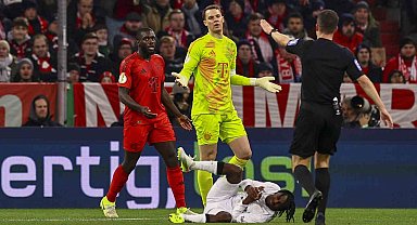 Manuel Neuer, kariyerindeki ilk kırmızı kartı gördü