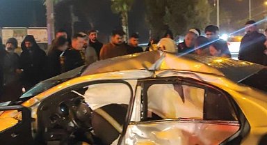 Mardin'de kamyonet ile otomobil çarpıştı: 2 yaralı