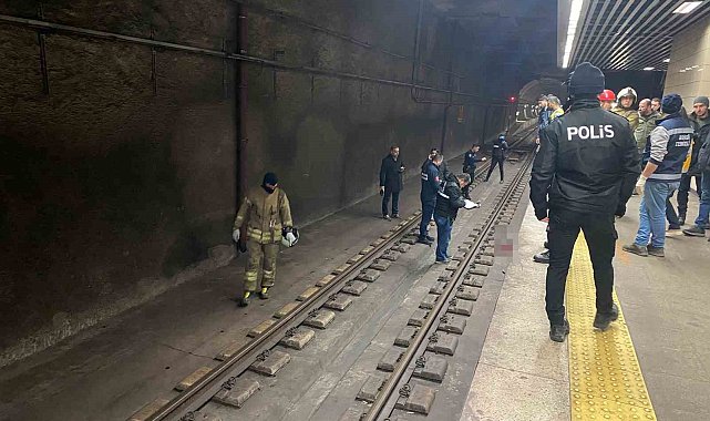 Marmaray'da tren aylarına atlayan şahıs hayatını kaybetti