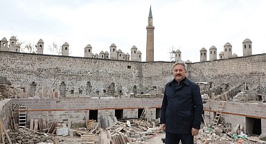 Melikgazi Belediyesi tarihe ışık tutuyor