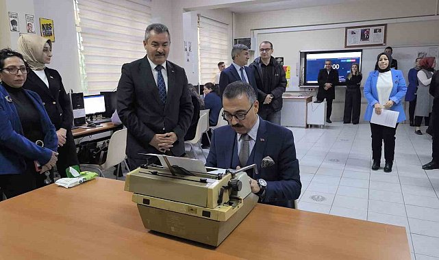 Memurlar klavyede yarıştı