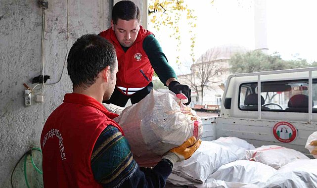 Menteşe Belediyesi'nden ihtiyaç sahiplerine yakacak yardımı
