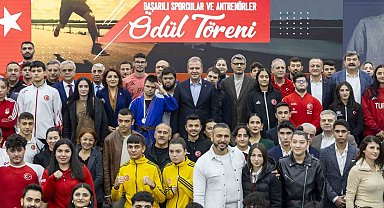 Mersin'de başarılı sporcular ve antrenörler ödüllendirildi