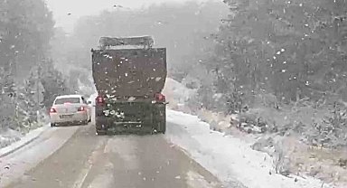 Mihalıççık'ta ani bastıran kar ulaşımı olumsuz etkiledi
