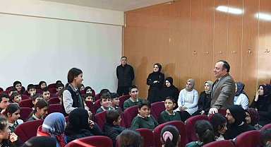 Milli Eğitim Müdürü Yıldız; "Her bahar bir çiçekle başlar"