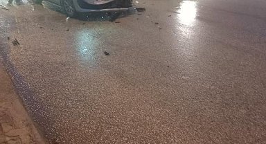 Minibüs ile otomobil kavşakta çarpıştı: 4 yaralı