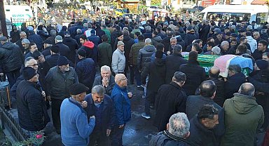 Minibüsün çarpması sonucu hayatını kaybeden yaşlı kadın toprağa verildi