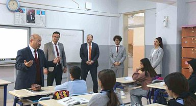 Müdür Başyiğit, "Meslek hayatına erken atılmak isteyenler meslek liselerini tercih etmeli"