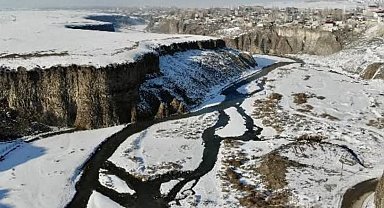 Murat nehri buz tuttu