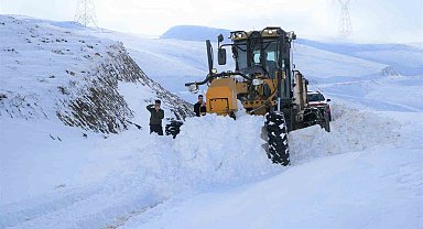 Muş'ta 210 köy yolu ulaşıma kapandı