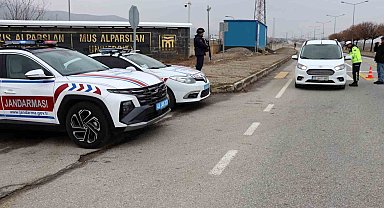 Muş'ta kış lastiği denetimleri sıkılaştırıldı