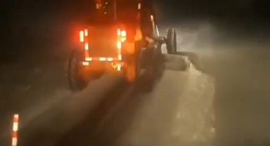 Muş'ta ulaşıma kar engeli: Kapanan Muş-Kulp-Diyarbakır yolunu açma çalışmaları sürüyor