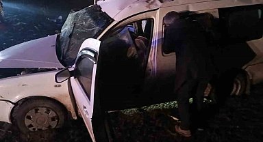 Muş'ta yoğun sis kazaya neden oldu: 6 kişi yaralandı