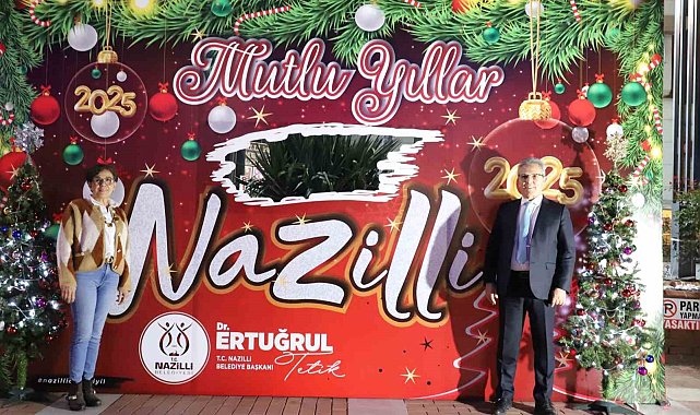 Nazilli Belediyesi'nden Cumhuriyet Meydanı'na özel platform ve ışıklandırma