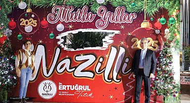 Nazilli Belediyesi'nden Cumhuriyet Meydanı'na özel platform ve ışıklandırma