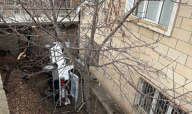 Nevşehir'de otomobil bahçeye uçtu: 3 yaralı