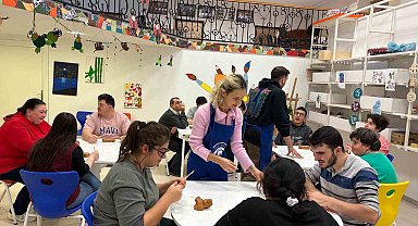 Odunpazarı Belediyesi'nde engelsiz sanat için seramik dersleri başladı