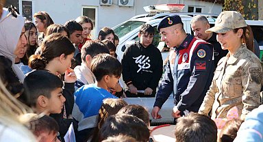 Öğrenciler, jandarmanın faaliyetleri hakkında bilgilendirildi