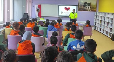 Öğrenciler suçtan korunma yöntemlerini öğreniyor