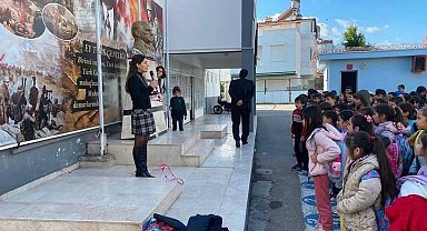 Öğrencilere 'ağız ve diş sağlığı' ile 'ekran ve teknoloji bağımlılığı' eğitimi verildi