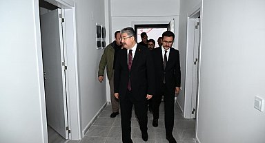 Osmaniye'de depremzedeler için yapılan 50 köy evinin anahtar teslimi yapıldı