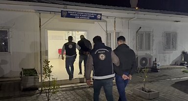 Osmaniye'de durdurulan cipin bagajında kaçak göçmen yakalandı