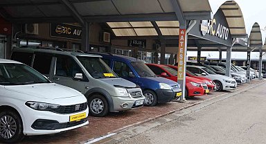 Oto Galericiler Sitesi Başkanı Yıldırım: ''Araç alacaklar yılbaşından önce almalı''