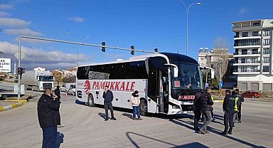 Otobüsün çarptığı yaya 5 günlük yaşam mücadelesini kaybetti.