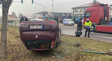 Otomobil takla attı, burunları bile kanamadı