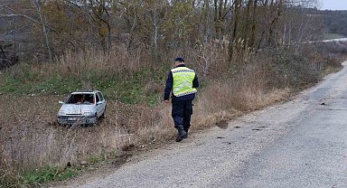 Otomobil tarlaya uçtu: 1 yaralı